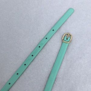 Jcrew genuine Patent leather size small like 1/2”wide x 38.5”long.